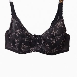 Fantaste 36DD sheer lace black bra with delicate embroidered flowers